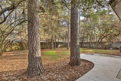 98 S Village Knoll Circle, The Woodlands, TX 77381 - Photo 19