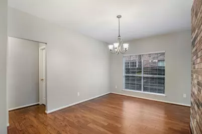 98 S Village Knoll Circle, The Woodlands, TX 77381 - Photo 5