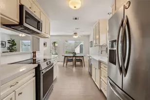 2302 Willowby Dr, Houston, TX 77008 - Photo 9