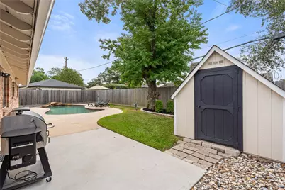 2302 Willowby Drive, Houston, TX 77008 - Photo 23