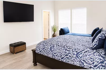 123 Eastwood Street, Houston, TX 77011 - Photo 9