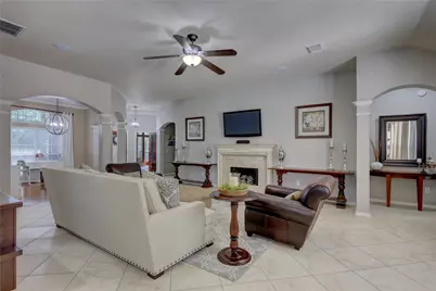 19 S Linton Ridge Circle, The Woodlands, TX 77382 - Photo 7