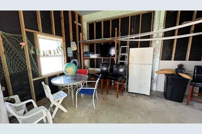 1122 Makatea, Tiki Island, TX 77554 - Photo 9