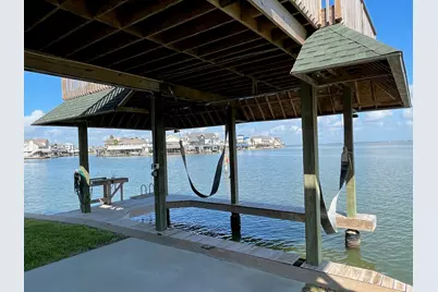 1122 Makatea, Tiki Island, TX 77554 - Photo 7