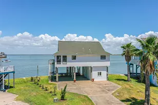 1122 Makatea, Tiki Island, TX 77554 - Photo 3