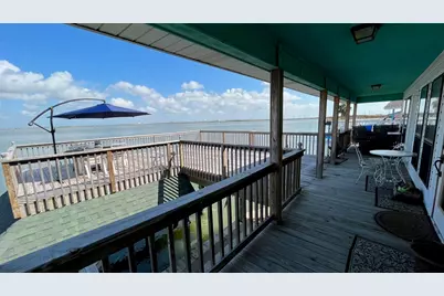 1122 Makatea, Tiki Island, TX 77554 - Photo 11