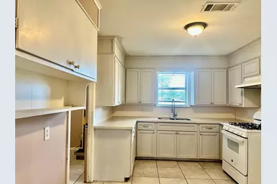 1100 Frost Street, Rosenberg, TX 77471 - Photo 5