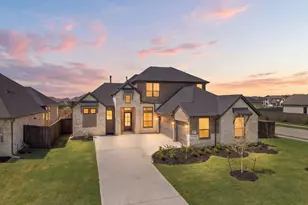 12055 Lk Vw Blvd, Mont Belvieu, TX 77523 - Photo 1
