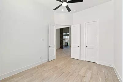 12055 Lake View Boulevard, Mont Belvieu, TX 77523 - Photo 13