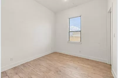 12055 Lake View Boulevard, Mont Belvieu, TX 77523 - Photo 23