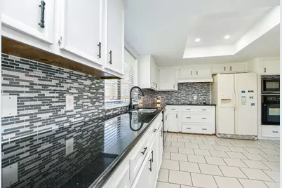 3031 Shawnee Drive, Sugar Land, TX 77479 - Photo 11