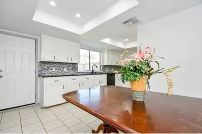 3031 Shawnee Drive, Sugar Land, TX 77479 - Photo 9