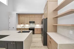 4630 Larkspur St, Houston, TX 77051 - Photo 3