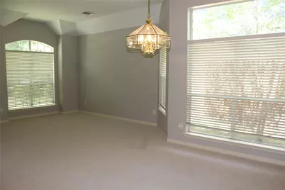 43 S Lace Arbor Drive, The Woodlands, TX 77382 - Photo 3