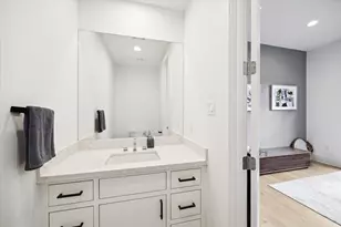 823 Aurora St, Houston, TX 77009 - Photo 9