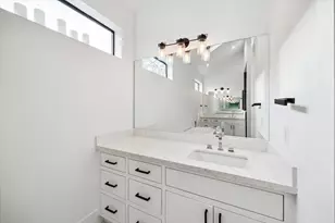 823 Aurora St, Houston, TX 77009 - Photo 13