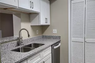 6602 Harbor Town Dr, Houston, TX 77036 - Photo 13
