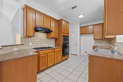 2106 Hawks Road, Missouri City, TX 77489 - Photo 9