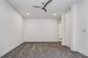 4515 Graustark St, Houston, TX 77006 - Photo 9