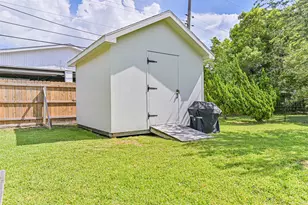 4328 Ave S 1/2, Galveston, TX 77550 - Photo 33