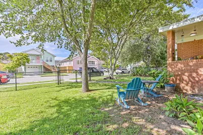 4328 Avenue S 1/2, Galveston, TX 77550 - Photo 7