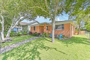 4328 Ave S 1/2, Galveston, TX 77550 - Photo 3