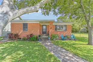 4328 Ave S 1/2, Galveston, TX 77550 - Photo 1
