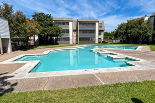3015 Walnut Bend Ln, Houston, TX 77042 - Photo 5