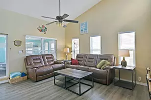 206 Galleon Dr, Freeport, TX 77541 - Photo 7