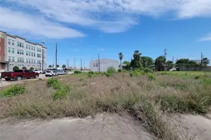 1424 Strand St, Galveston, TX 77550 - Photo 1