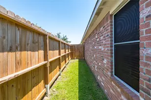 123 Sunset Falls Dr, La Marque, TX 77568 - Photo 35