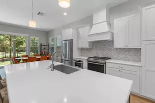 11 Thorpe Ln, Spring, TX 77389 - Photo 9