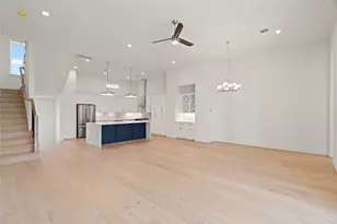 8720 Aquino Ln, Houston, TX 77055 - Photo 17
