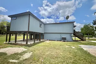 202 Snug Harbor Dr, Liverpool, TX 77577 - Photo 5