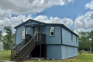 202 Snug Harbor Dr, Liverpool, TX 77577 - Photo 3
