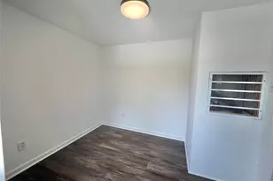 202 Snug Harbor Dr, Liverpool, TX 77577 - Photo 11