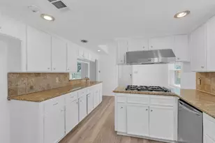 1122 Rhine Ln, Houston, TX 77090 - Photo 11