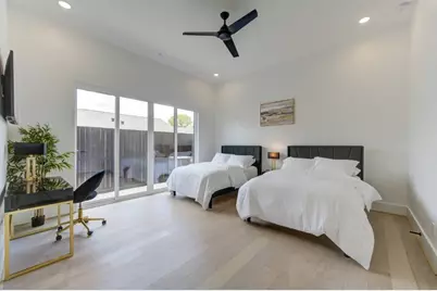 5702 Fairdale Ln #C, Houston, TX 77057 - Photo 7