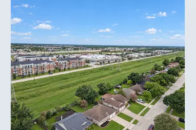 15814 Roxton Ridge Drive, Houston, TX 77598 - Photo 33