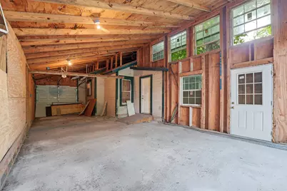 202 S Magnolia Street, Highlands, TX 77562 - Photo 9