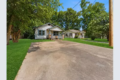 202 S Magnolia Street, Highlands, TX 77562 - Photo 1