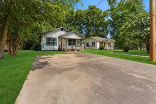 202 S Magnolia St, Highlands, TX 77562 - Photo 1