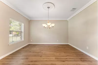 10 Otter Lodge Place, The Woodlands, TX 77382 - Photo 7