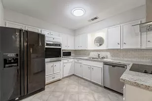 124 Dogwood St, Sugar Land, TX 77478 - Photo 7