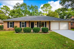 124 Dogwood St, Sugar Land, TX 77478 - Photo 1