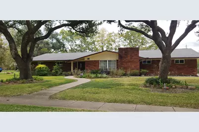 616 Cannan Drive, Angleton, TX 77515 - Photo 1