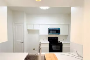 17497 Red Oak Dr, Houston, TX 77090 - Photo 9