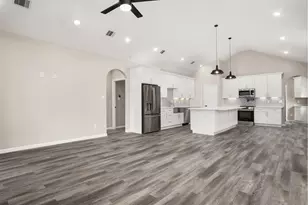 3617 Pecan Dr, Bacliff, TX 77518 - Photo 3