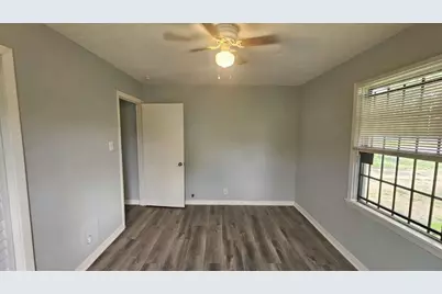 4215 Los Angeles Street, Houston, TX 77026 - Photo 9