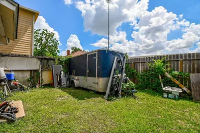 2828 Brackenridge Street, Houston, TX 77026 - Photo 9